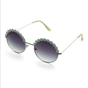 Betsey Johnson Daisy Sunglasses, White, Silver